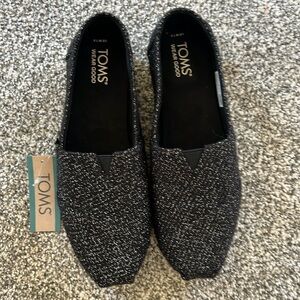 Tom’s black sparkle woven slip on flats womens 7.5 never worn